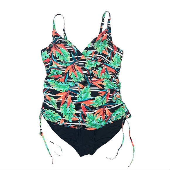 St John’s Bay Swimsuit Tropical One Piece Plus 20W New - Picture 2 of 7